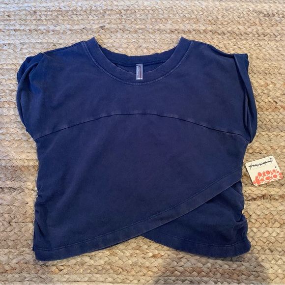 NWT Free People Hot
Crossover Women's crop Top Sz S color Blue - Picture 10 of 12